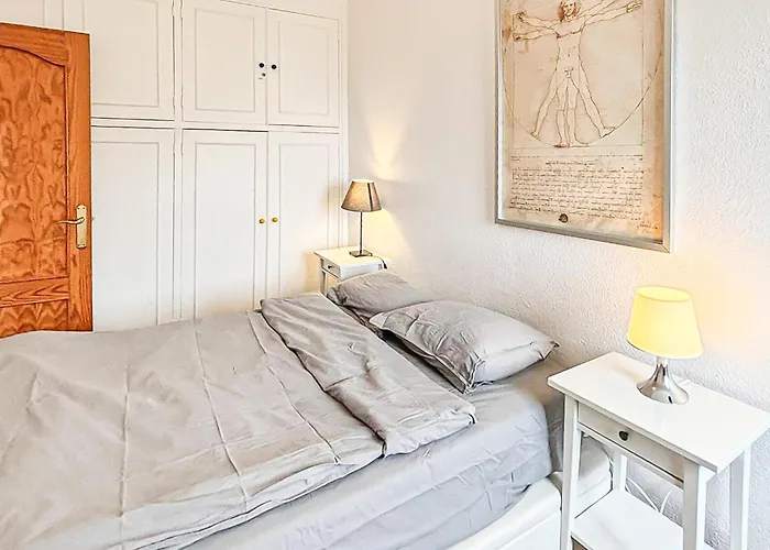 Apartment 2 Bedroom In *