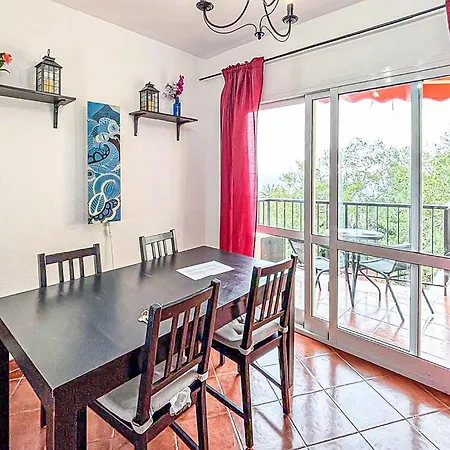 דירה 2 Bedroom In פואנגירולה