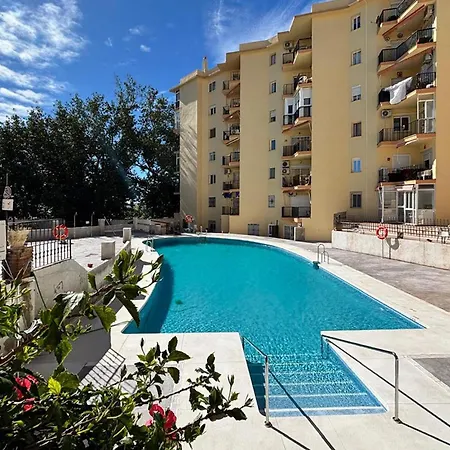 2 Bedroom In * פואנגירולה