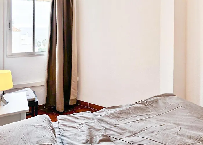 דירה 2 Bedroom In פואנגירולה