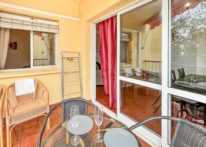 2 Bedroom In פואנגירולה